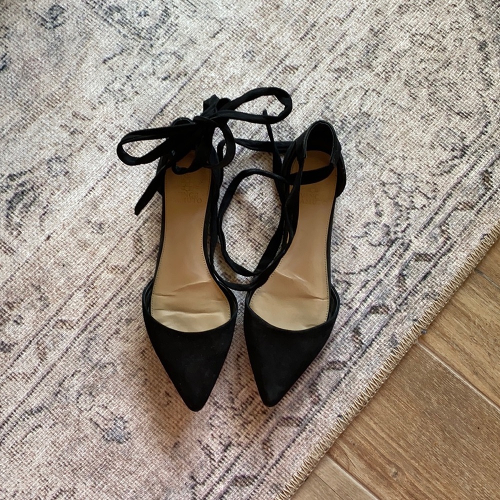 Vince Camuto size 9 flats
